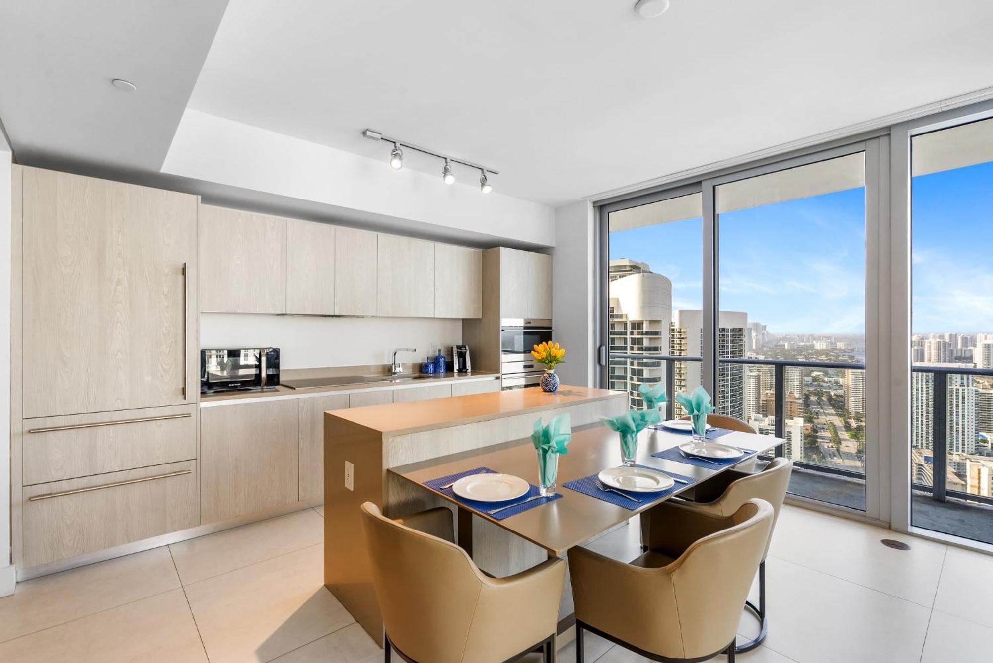 High Floor Corner 2 Bdr At Lyfe Resort هوليوود المظهر الخارجي الصورة