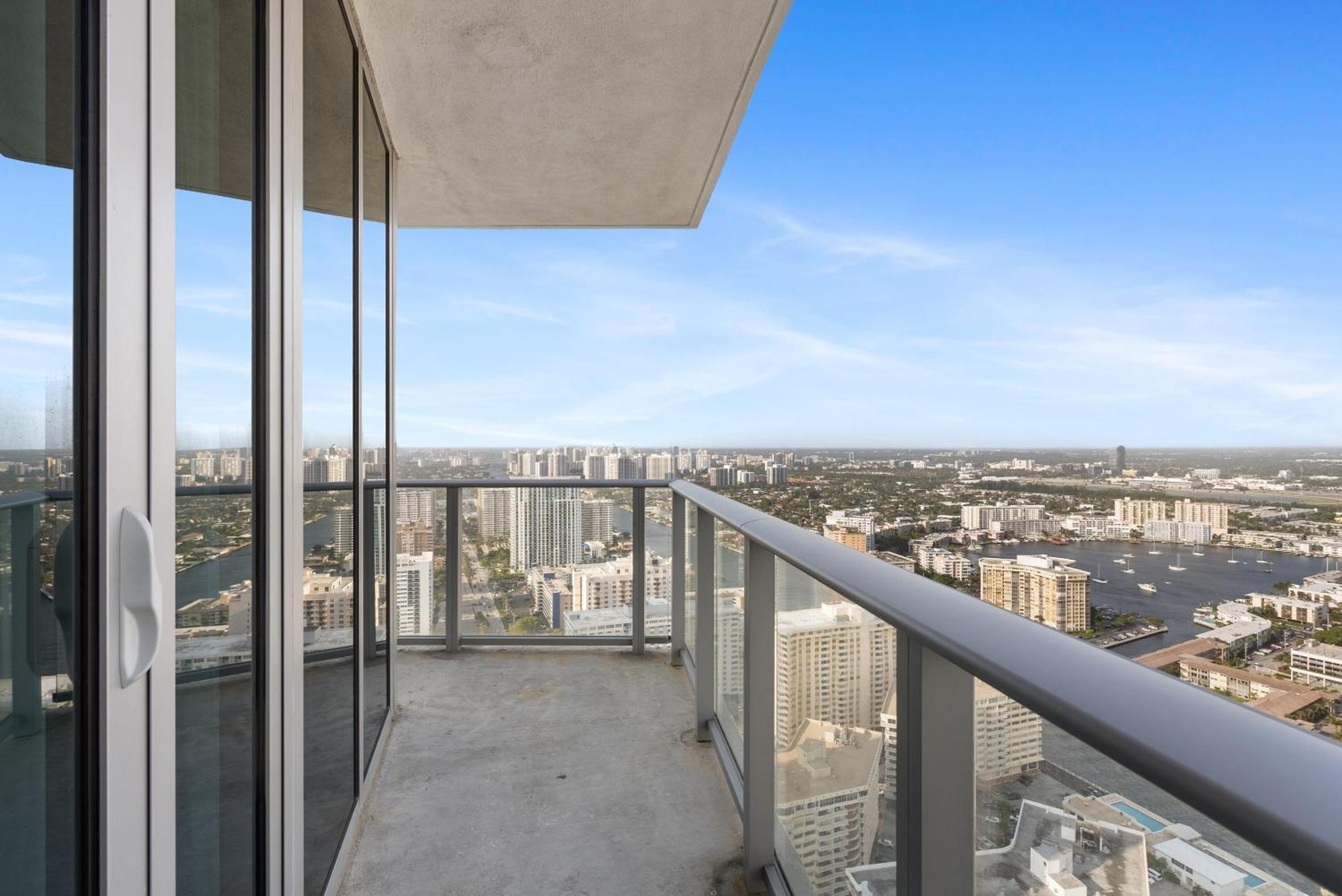 High Floor Corner 2 Bdr At Lyfe Resort هوليوود المظهر الخارجي الصورة