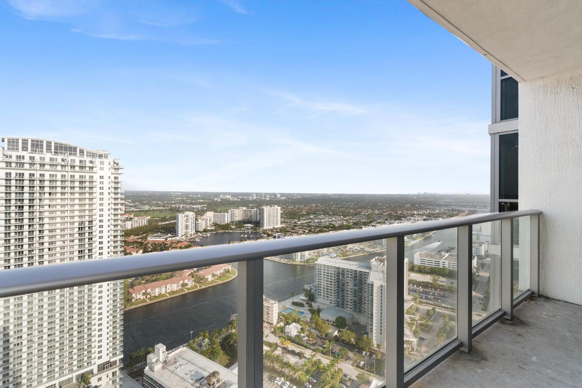 High Floor Corner 2 Bdr At Lyfe Resort هوليوود المظهر الخارجي الصورة